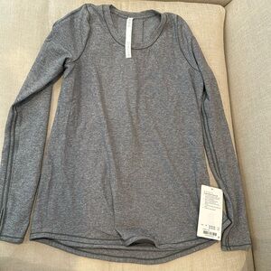 NWT Lululemon Tuck and Flow